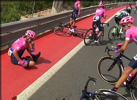 Uran chute etape 4  la vuelta 2019