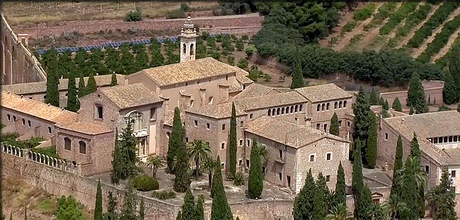 etape 4 la vuelta 2019 belle batisse dans les vignes