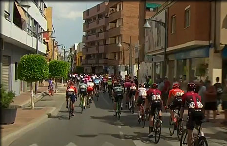 peloton en vill etape 4  la vuelta 2019