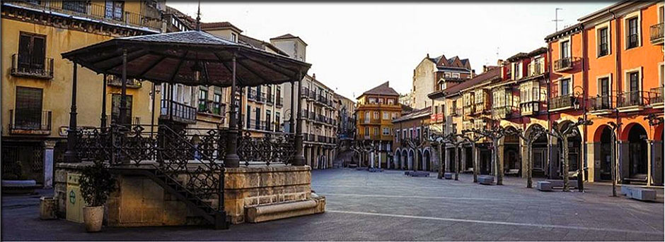 ARANDA de DUERO, la place et le kiosque, la vuelta 2019