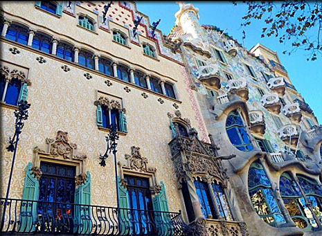 Façades GAUDI à BARCELONE