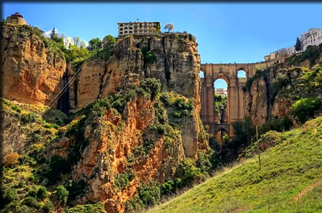 Onda Espagne le pont et la roche
