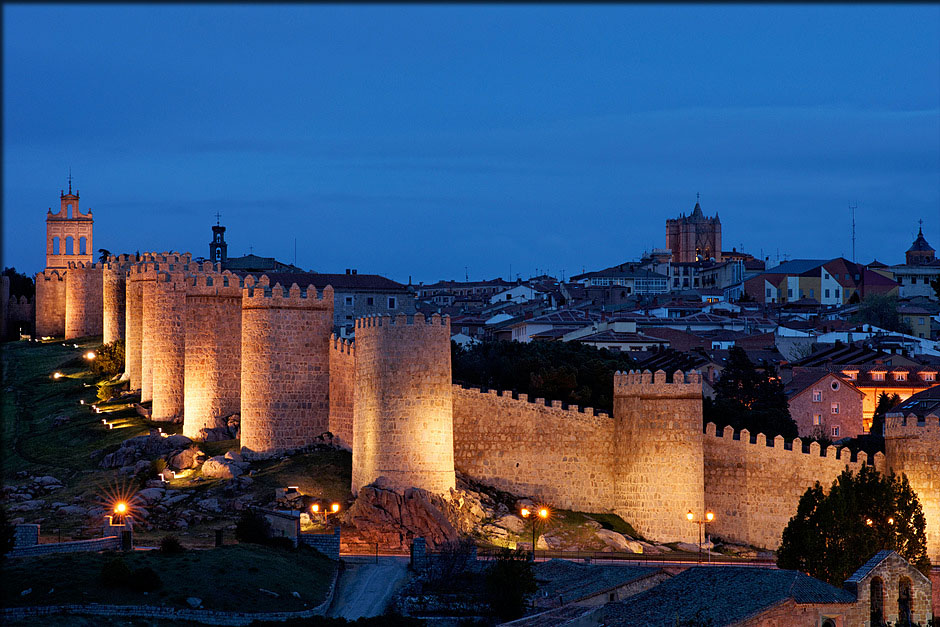 AVILA remparts  illuminés, la vuelta 2019