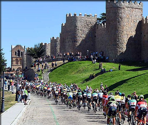 AVILA, les coureusr sous les remparts