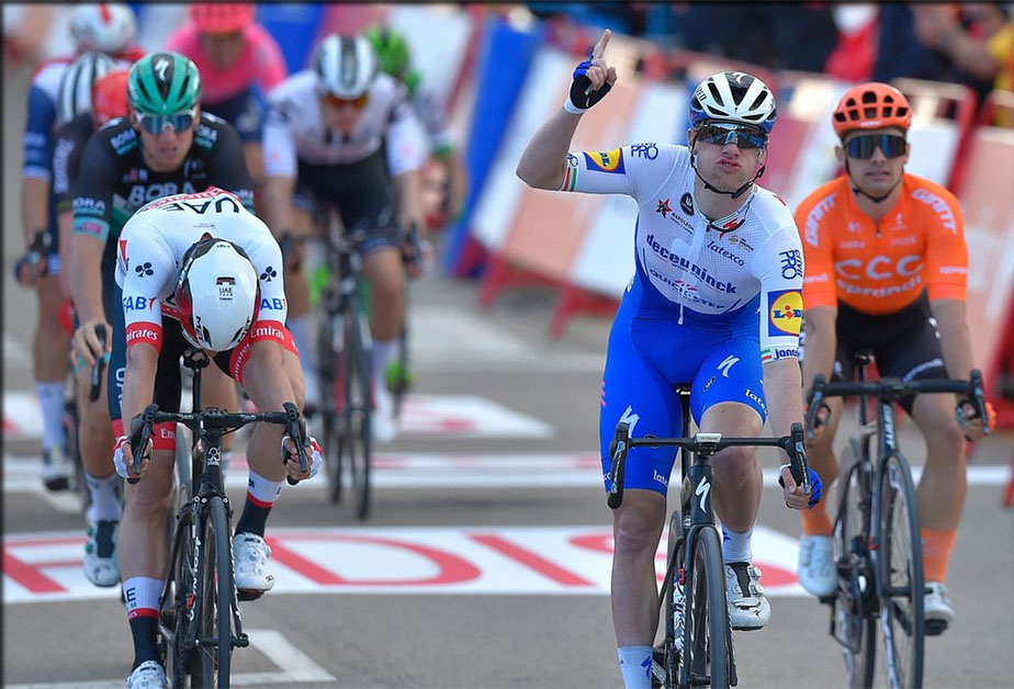 Sam Bennett coiffe Philipsen 4ème étape la vuelta 2020