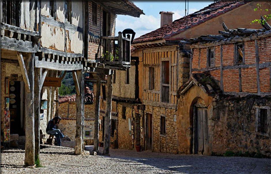 village médieval de Calatanazor etape 4 lavuelta 2020